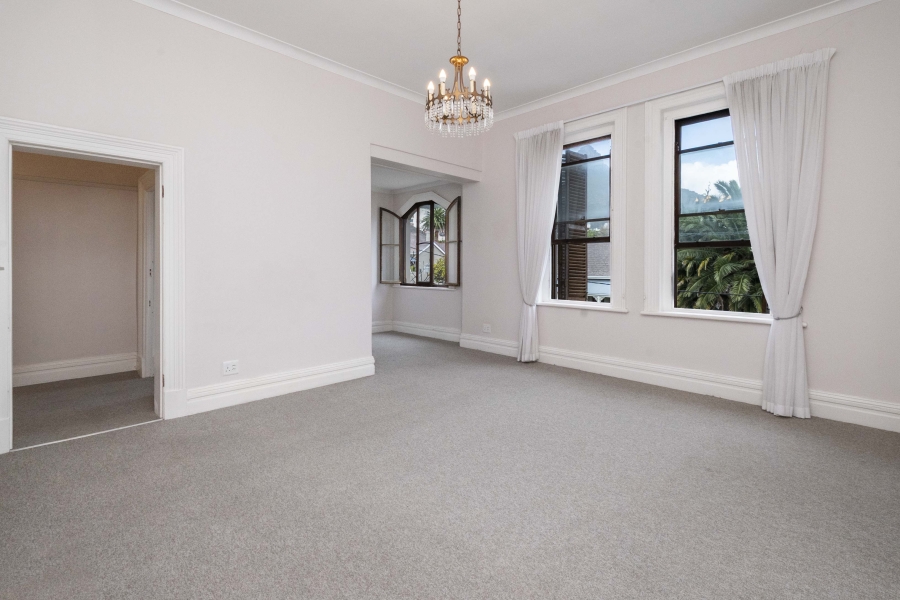 3 Bedroom Property for Sale in Sea Point Western Cape